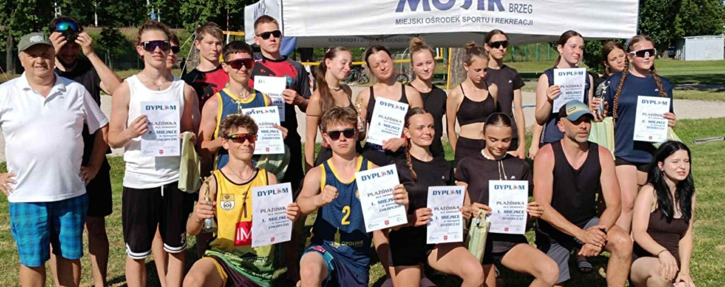 Ależ frekwencja! Siatkarska młodzież rywalizowała w plażówce
