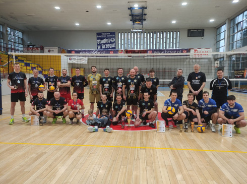 Mocne Granie, 1 PSAP i Pszczółki z 8 - to medaliści Brzeskiej Amatorskiej Ligi Siatkówki